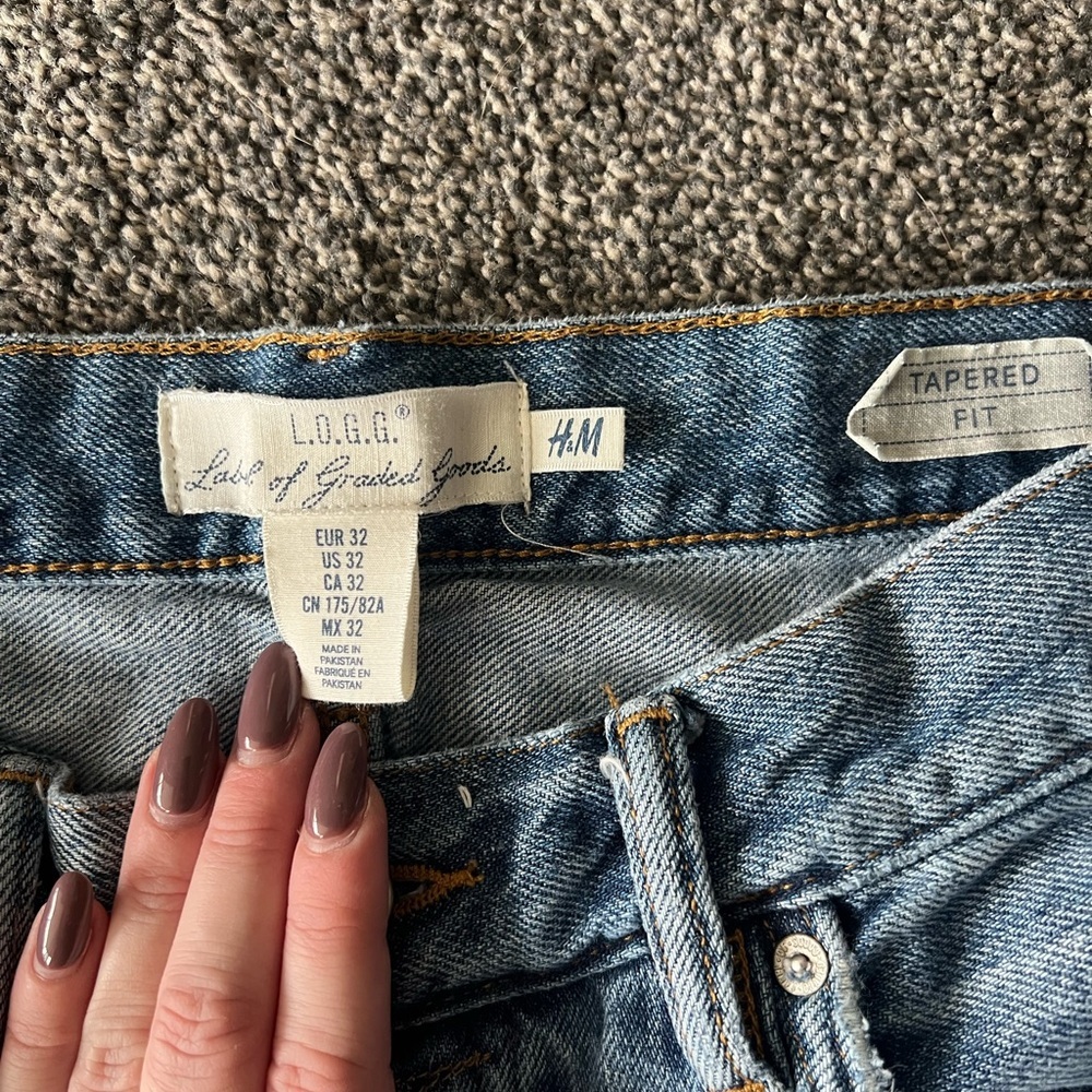 H&M Light Blue Tapered Jeans with Raw Edge - Picture 6 of 11